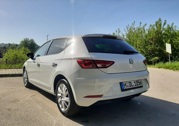 Seat Leon cena 41900 przebieg: 207000, rok produkcji 2017 z Słomniki małe 301